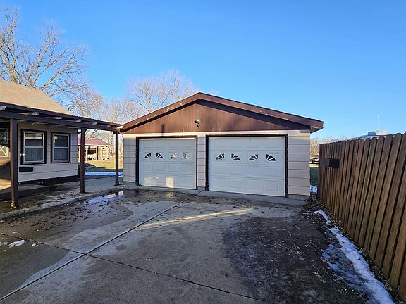2nd image of 102 Chickasaw St