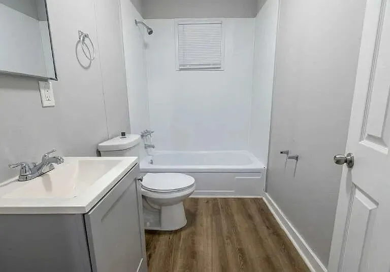 625 E Wall St — Photo 10