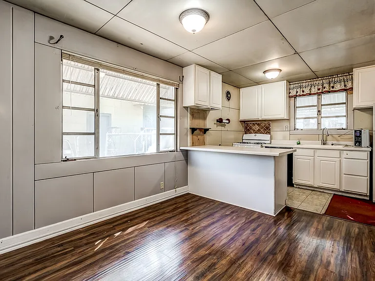 2119 W Sherwood Ave — Photo 3