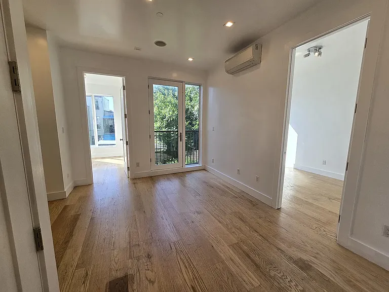 127 Troutman St #2B — Photo 3