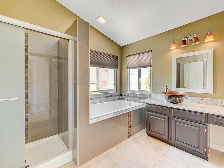 2733 Brookstone Ct — Photo 44