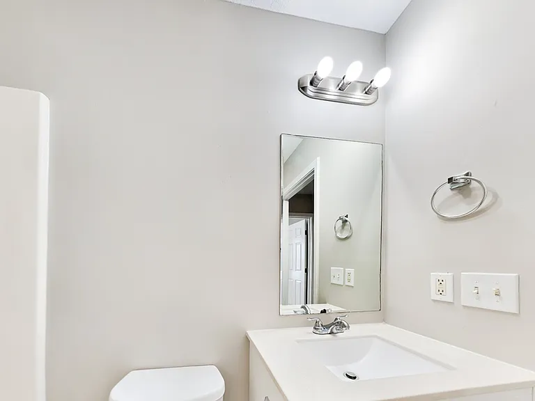729 Cooper St SW — Photo 18