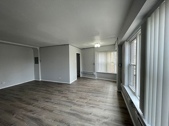 2nd image of 7333 N Ridge Blvd #56