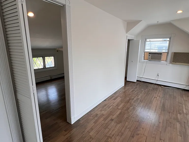 Daniel St — Photo 20