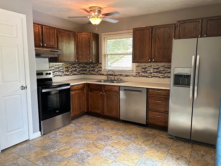 3828 McGarry Dr — Photo 4