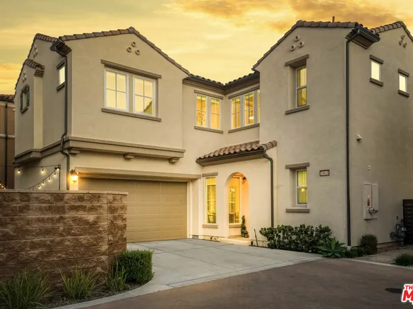 20818 W Bur Oak Cir, Northridge, CA 91326