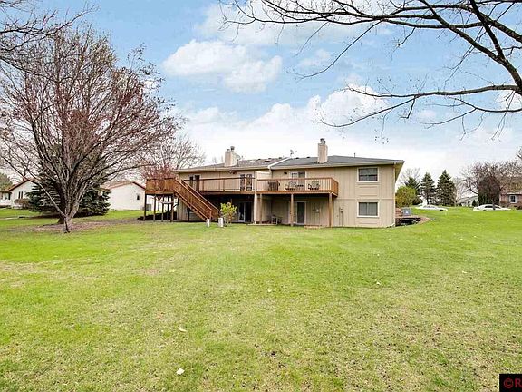 2nd image of 121 Canterbury Cir