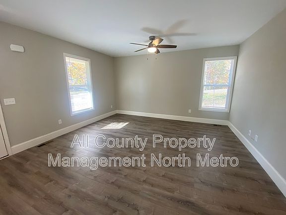 4th image of 5390 Valley Dr