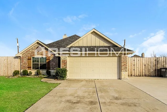 130 Price Cir — Photo 1