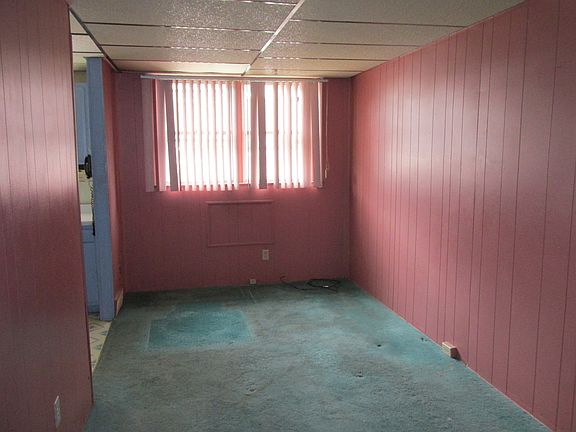 4th image of 6605 Oakland St
