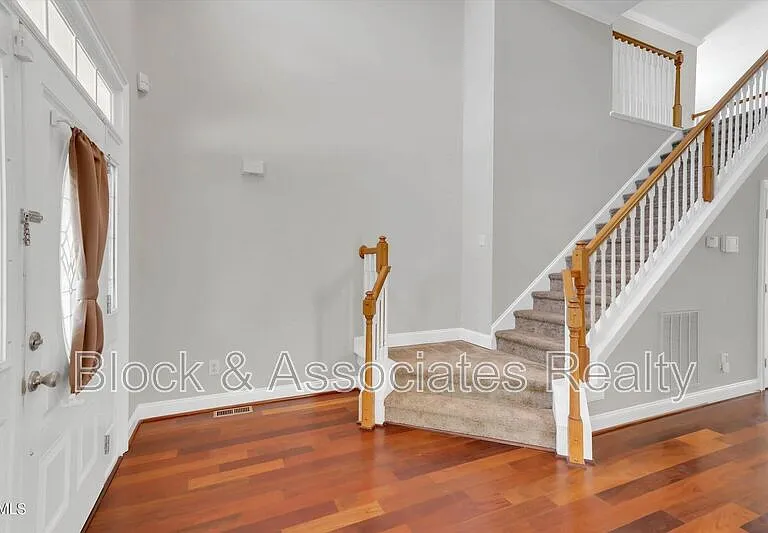 109 Old Savannah Dr — Photo 3