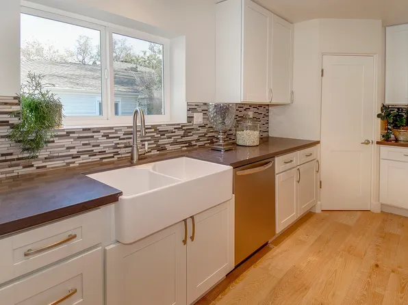 11739 Hesby St, Valley Village, CA 91607