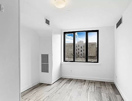 3rd image of 43 Avenue C APT 3C