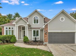 4046 SW Clipper Ln, Lees Summit, MO 64082