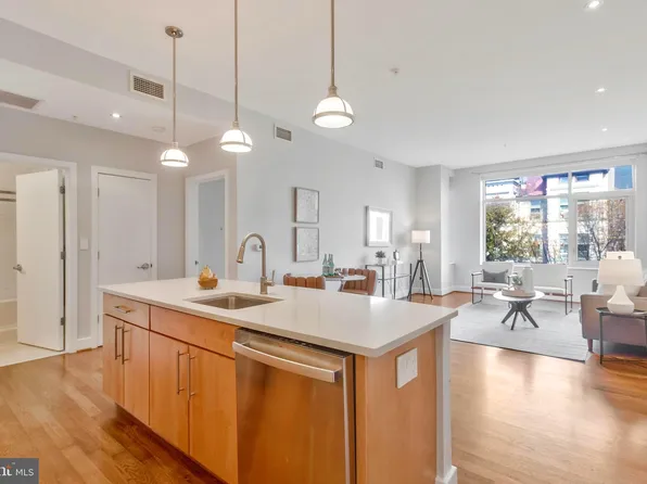 1348 Euclid St NW APT 302, Washington, DC 20009