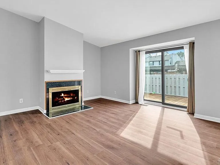 1921 Vine Way Dr #35 — Photo 6