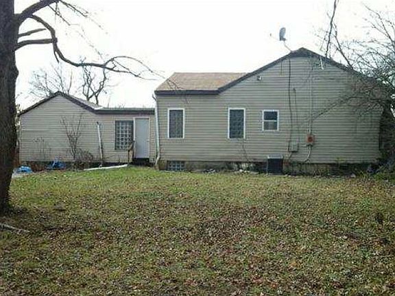 4th image of 2240 Benton Ave