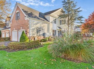 12 Chestnut Ct #12, Cedar Grove, NJ 07009