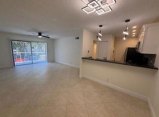 3402 Gardens East Dr APT 11B, Palm Beach Gardens, FL 33410