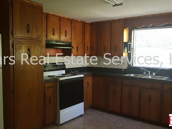 3rd image of 21 Cloverland Ct