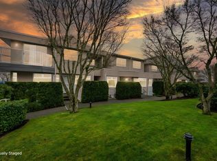 Mayfair Mews, Saanich, BC V8Z 1G1
