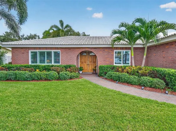 6225 43RD AVENUE N, KENNETH CITY, FL 33709