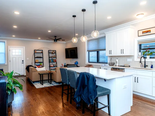 1933 S May St #1R, Chicago, IL 60608