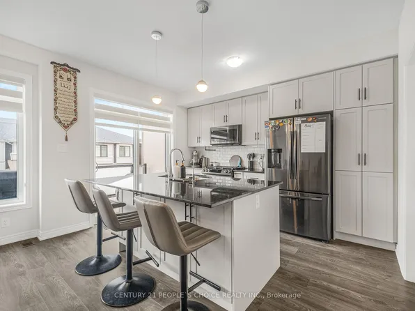 10 Birmingham Dr #25, Cambridge, ON N1R 0C6
