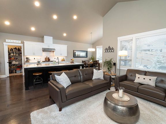 5th image of 20879 SE Sunniberg Ln