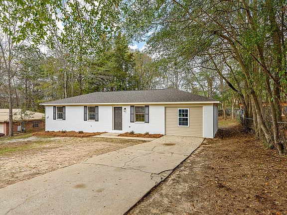 3rd image of 106 Oakridge Cir