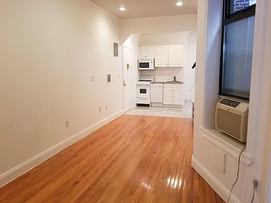 Rented by JMK Realty | media 10