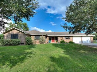 17911 Jungman Rd, Damon, TX 77430