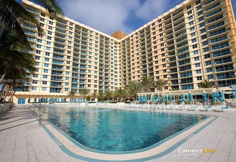 2501 S Ocean Dr — Photo 15