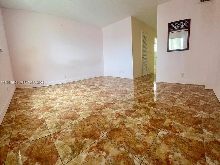 609 NE 14th Ave #706 — Photo 29