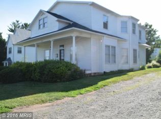 864 Station St, Herndon, VA 20170