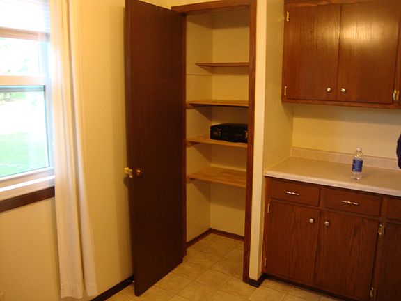 5th image of 1300 E Kilbourn Ave #1