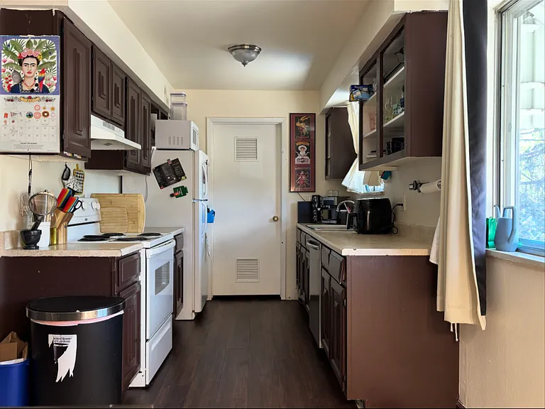 9958 Orangewood Dr — Photo 4