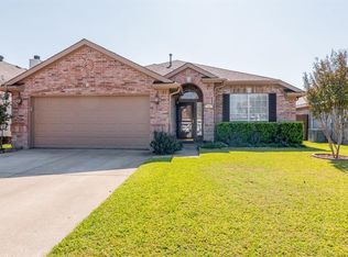 737 Bridle Trl, Saginaw, TX 76179