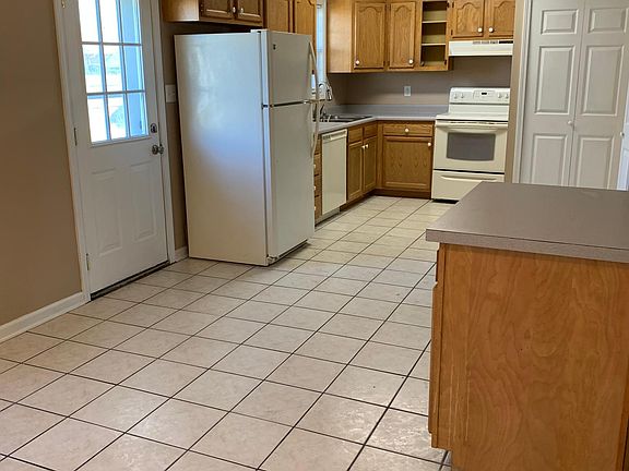 3rd image of 2435 Latrobe Ave