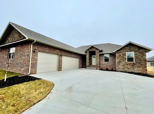 599 E Selby Dr, Nixa, MO 65714