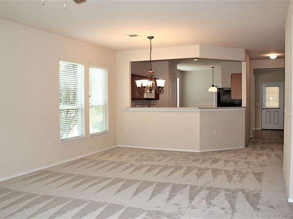 5th image of 216 Portsmouth Dr
