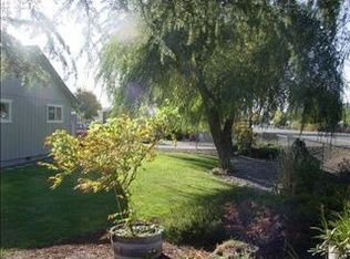 1987 Nonpareil Rd, Sutherlin, OR 97479