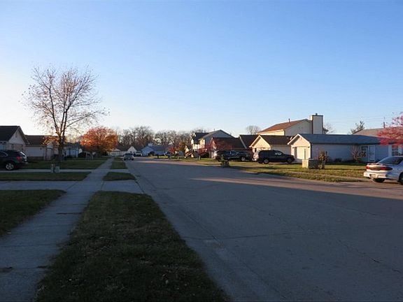 4th image of 9647 English Oak Pl