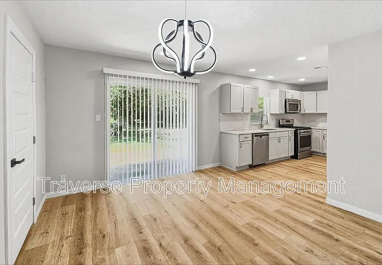 3716 Clotell Dr — Photo 6
