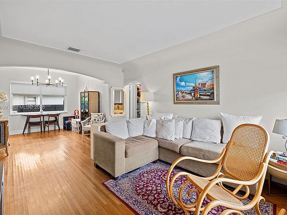 5th image of 2355 SW 36th Ave