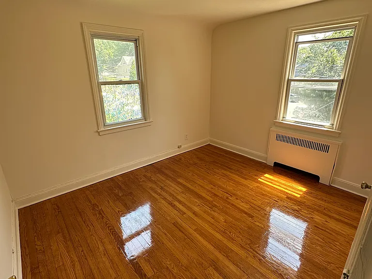 54-60 Jackson Ave #33 — Photo 4
