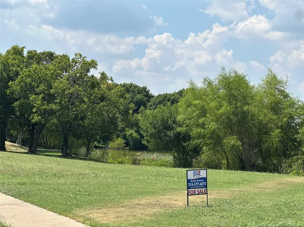 1608 Lakeview Dr, Desoto, TX 75115