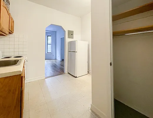 Rented by Kahen Properties | media 9