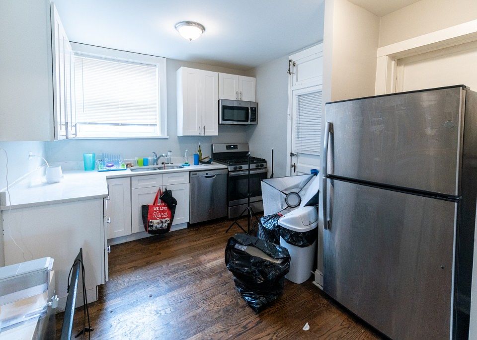 1st image of 6256 N Artesian Ave #3
