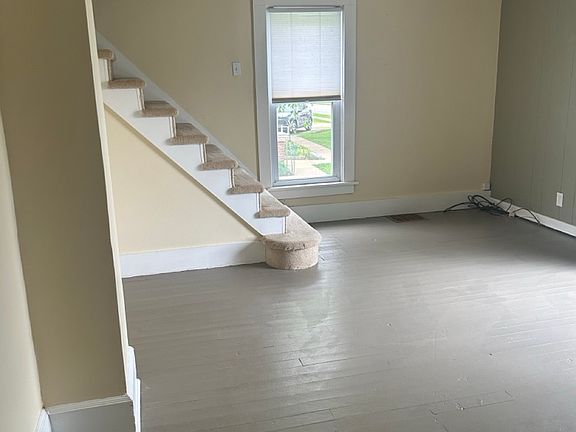 3rd image of 215 N Chestnut St